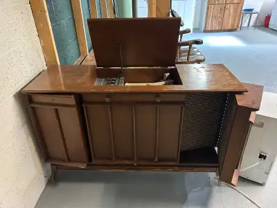 VINTAGE Stereophonic Philips Stereo /Turntable , View more
