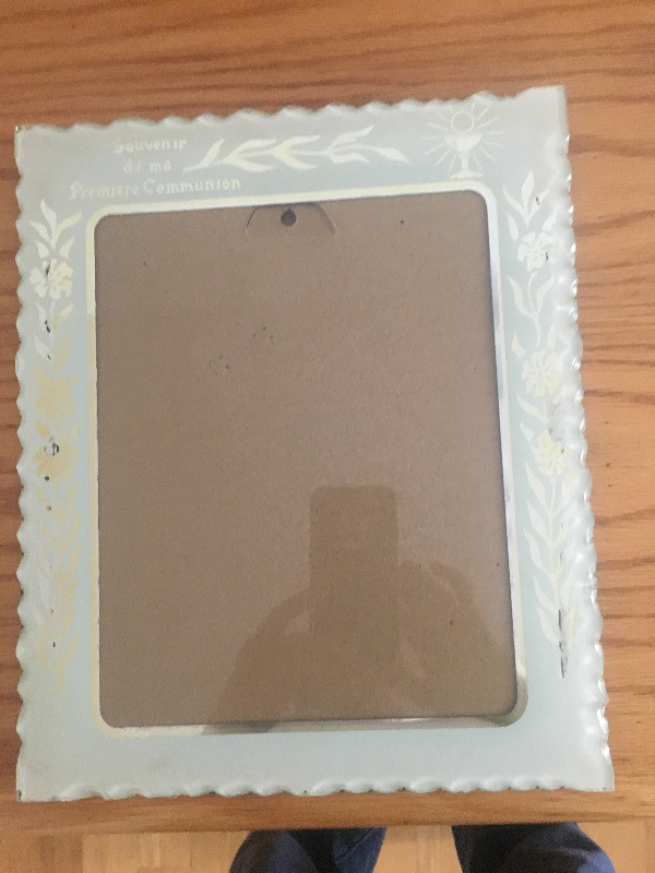 cadre première communion vintage en verre travaillé dans Appareils photo et caméras  à Longueuil/Rive Sud
