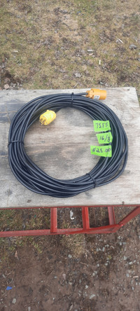 75 FOOT BLACK 3 WIRE OUTDOOR EXTENSION CORD IN GOOD CONDITION