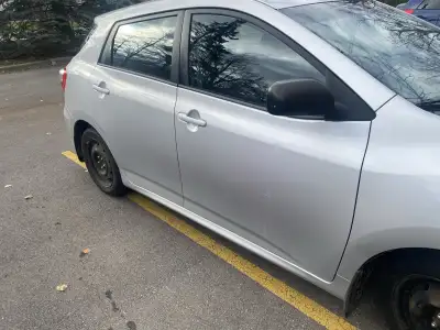 2012 Toyota Matrix Extra tires with rims Needs a muffler Can sell certified extra 500$