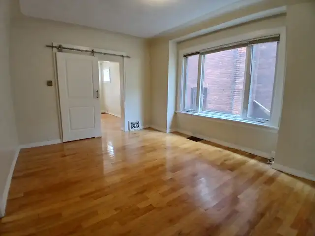 $1695 All Inclusive –1 Bed plus Den/bedroom in great location