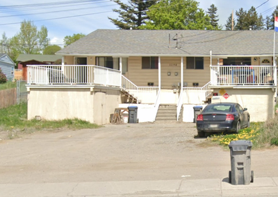 2 bedroom duplex in process of being fully renovated. New bathroom, flooring and freshly painted. Ha...