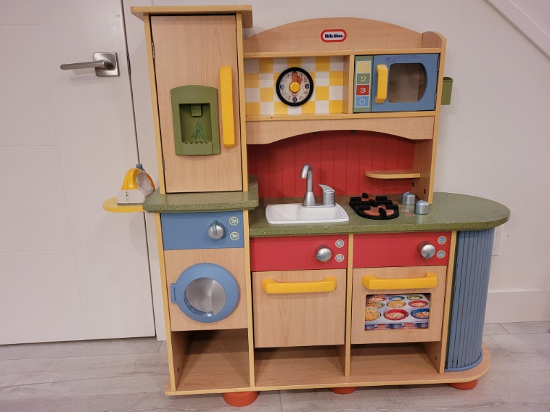 Little Tikes Deluxe Wooden Kitchen and Laundry Set Toys & Games