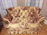 VINTAGE SEARS FLORAL LOVESEAT SIZED COUCH 