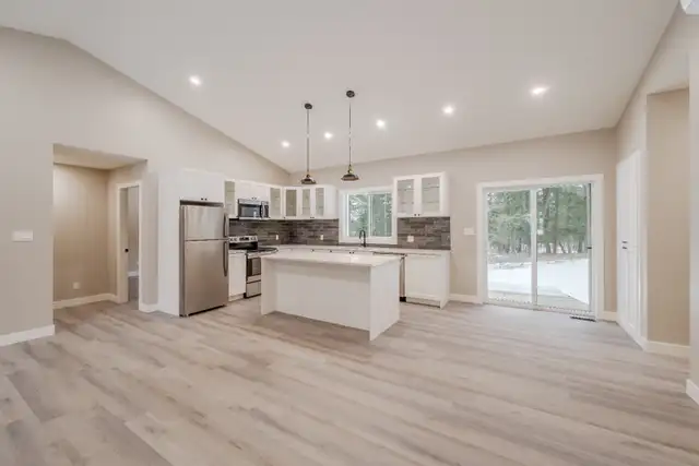 3bed 2bath brand new house for rent in 108 mile ranch.