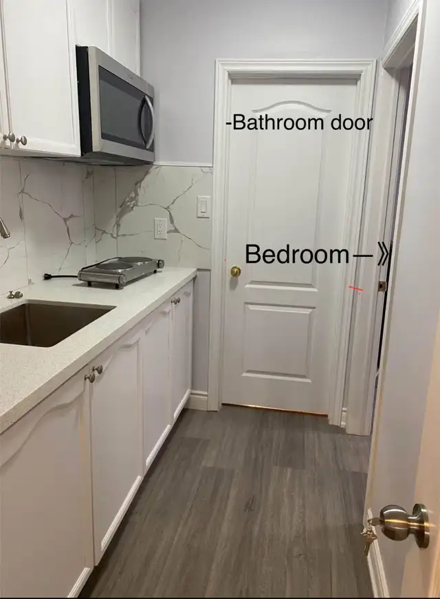 2nd Floor 1Bedroom bachelor apt available Now(College/Ossington)63826904354051122