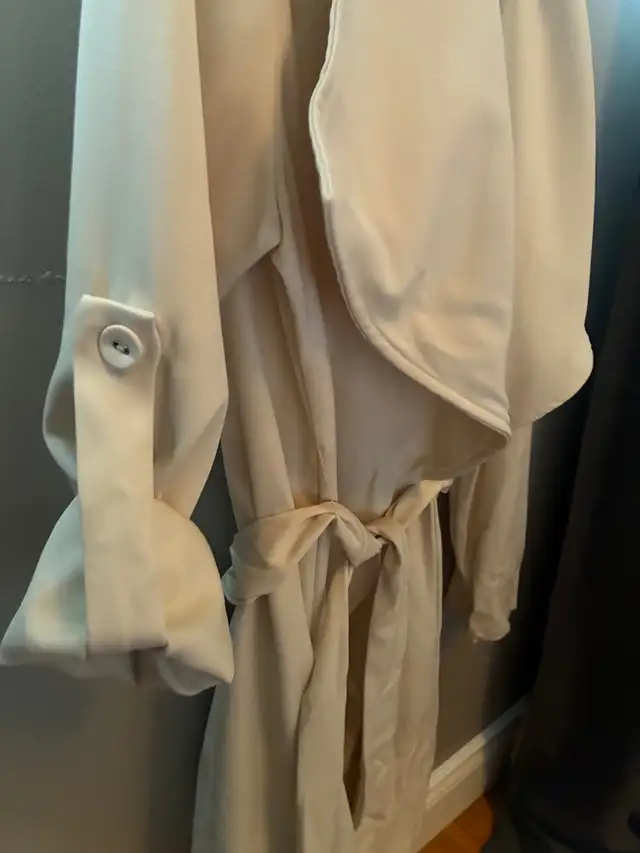 Ladies coat in Women's - Tops & Outerwear in Kitchener / Waterloo - Image 6