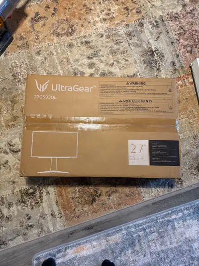 NEW/OPEN BOX - LG UltraGear 27" OLED 240Hz Gaming Monitor, View more