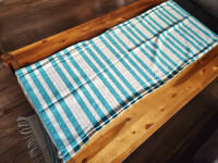 TABLE RUNNER (white and turquoise striped)