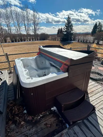 Strong Spas Hot Tub - Model 6-1101, View more