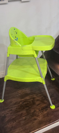 Child high chair with table