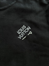 Brand New Size M - Louis Vuitton Signature Short Sleeve T Shirt