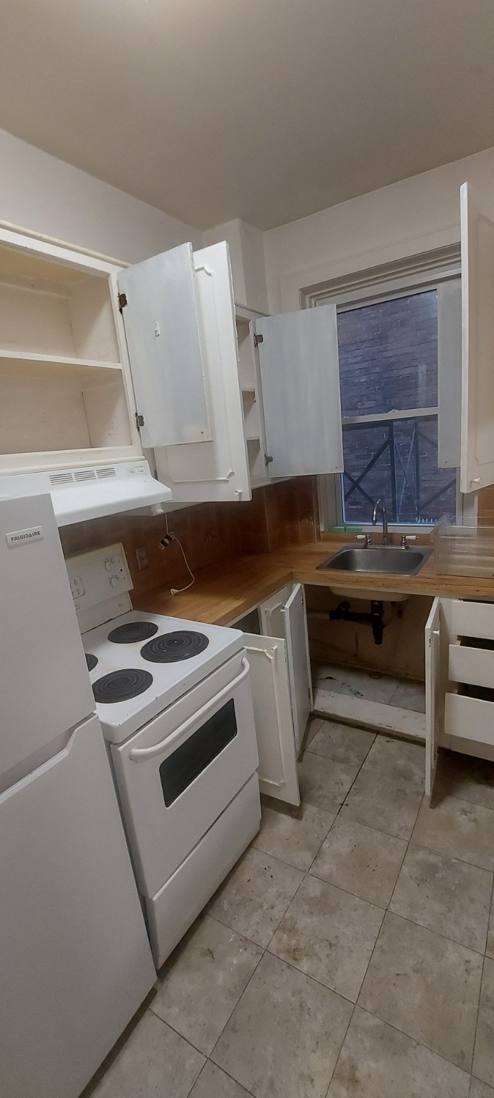 4054 Bd Dorchester — photo 2