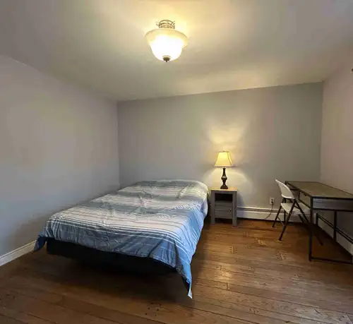 (PENDING) Beautiful large (163.6 sqft) and bright room in a single house for rent in West Royalty. F...