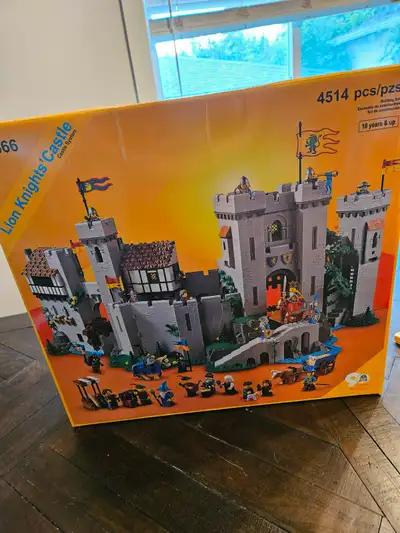10305 LEGO Like, New in Box Lion Knights Castle Complete Set, View more