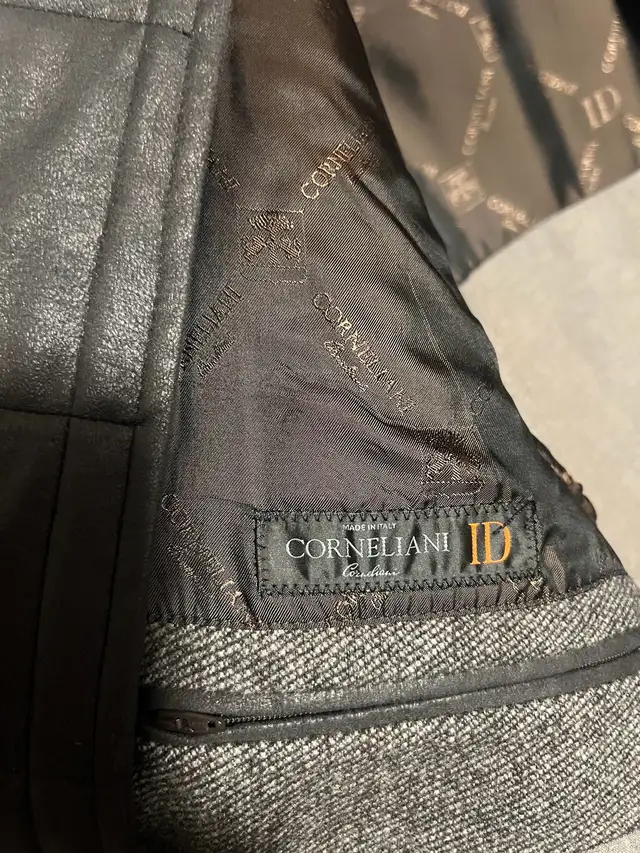 Corneliani Men’s Jacket in Men's in Laval / North Shore - Image 4