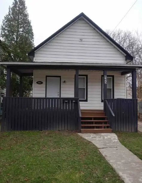 1 BEDROOM NON-SMOKING HOME - REAR UNIT