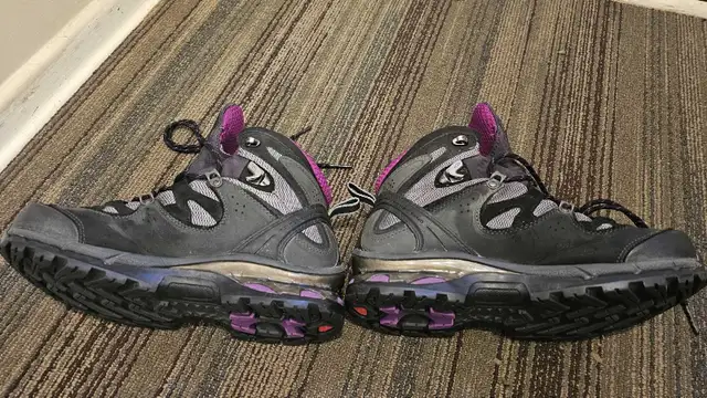 solamon hiking comet gtx 3D womans 6.5 / 38 goretex  in Women's - Shoes in Edmonton - Image 4