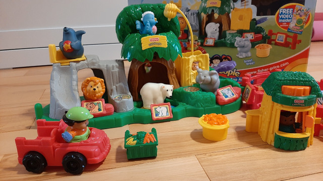 Fisher Price Little People Animal Sounds Zoo and Animals in Toys in Ottawa - Image 2