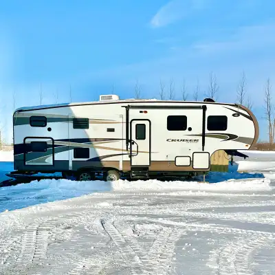 2013 Cruiser Aire M-30DB w/bunk room. Approx. 31’ feet long, 7300Lbs. Dual axle, brand new tires all...