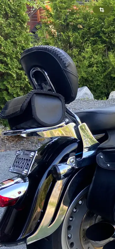 Dossier porte bagage pour Fatboy. Quick Attache 150$ Sacs pour dossier 50$ Muffler original pour Fat...
