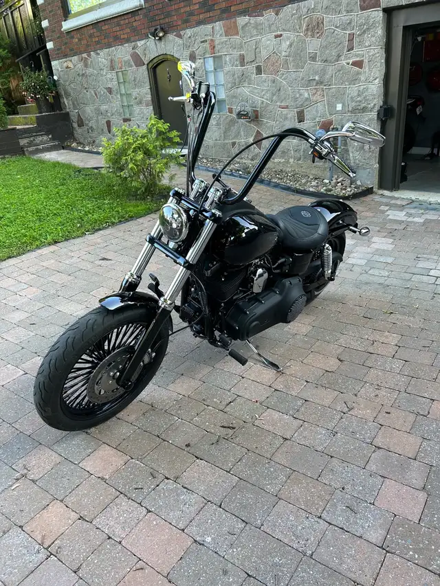 Dyna Street Bob 2016 in Touring in Laval / North Shore - Image 3