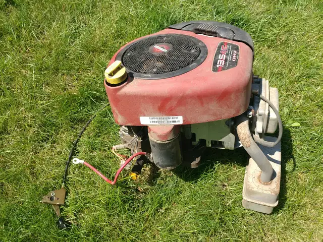Riding Lawnmower parts in Lawnmowers & Leaf Blowers in London - Image 5