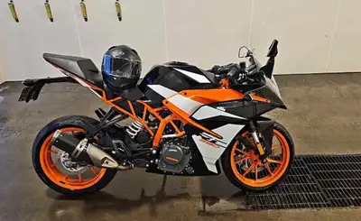 ️ 2018 KTM RC 390 – Clean Title (7,011KM'S) Ready to Ride! 2018 KTM RC 390 lightweight, agile, and p...