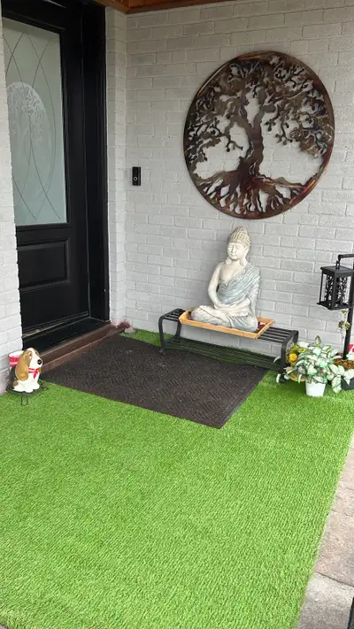 Spacious Shared Room for 2 Girls or a Couple – Dixie & Queensway A bright, comfortable room with ple...