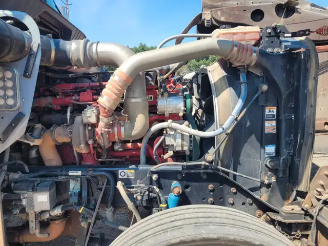 2018 Kenworth W900L in Heavy Trucks in Swift Current - Image 10