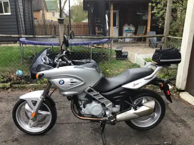 2003 BMW f650cs Low kilometres 29,500 Really nice condition New Dunlop sportmax tires front and rear...