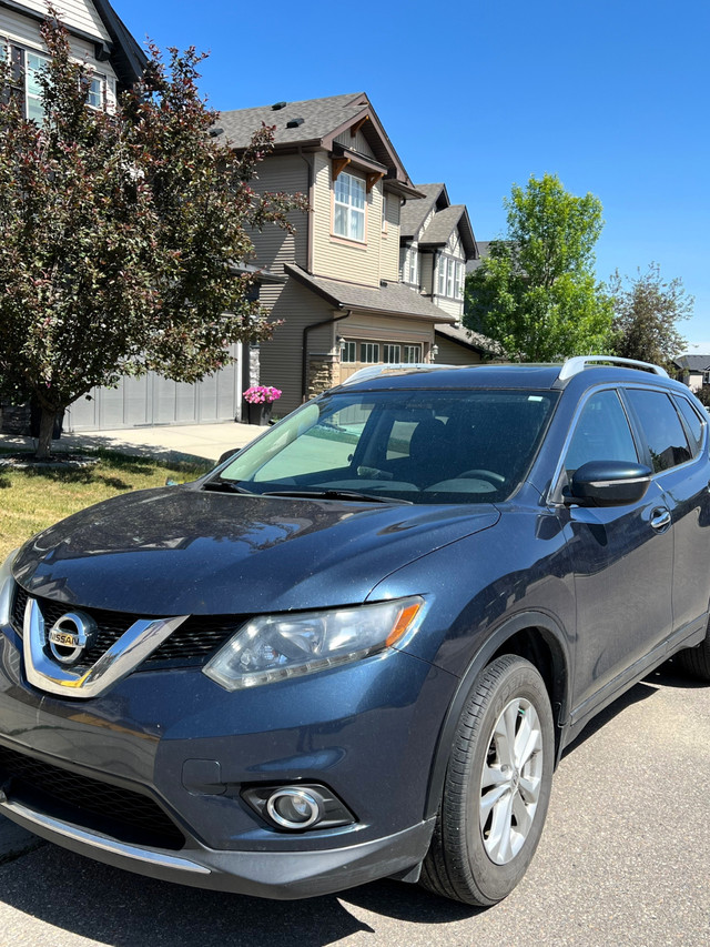Nissan Rogue SV 2015 in Cars & Trucks in Calgary