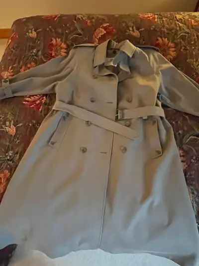 Manteau Trenchcoat pour dame*Aquascutum of London*Ladies' Trench, View more