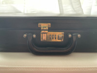 Mallette feminine en cuir avec combinaison /Women briefcase