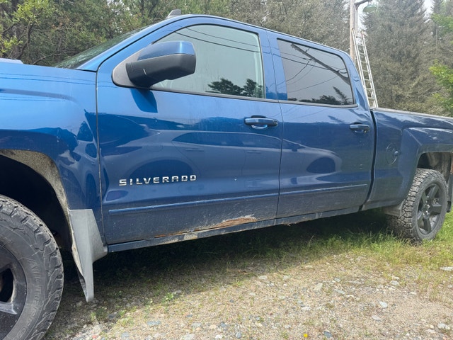 2017 chevrolet silverado1500 lt z71 — photo 4