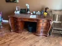 Quality Desk Hutch/Buffet Chair