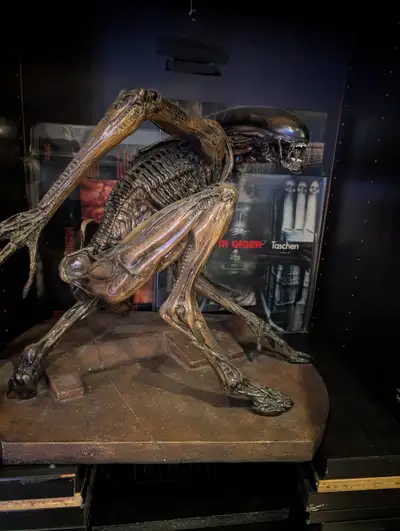 No tail No box Sold as is Great piece