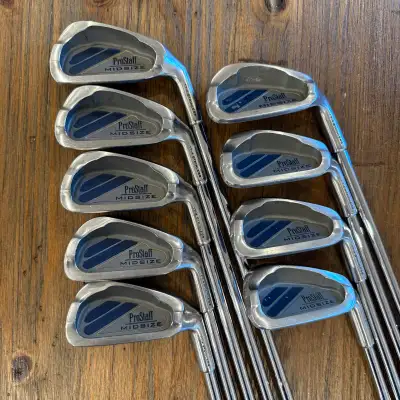 Wilson Pro Staff Midsize 3-PW,SW Regular RH, View more