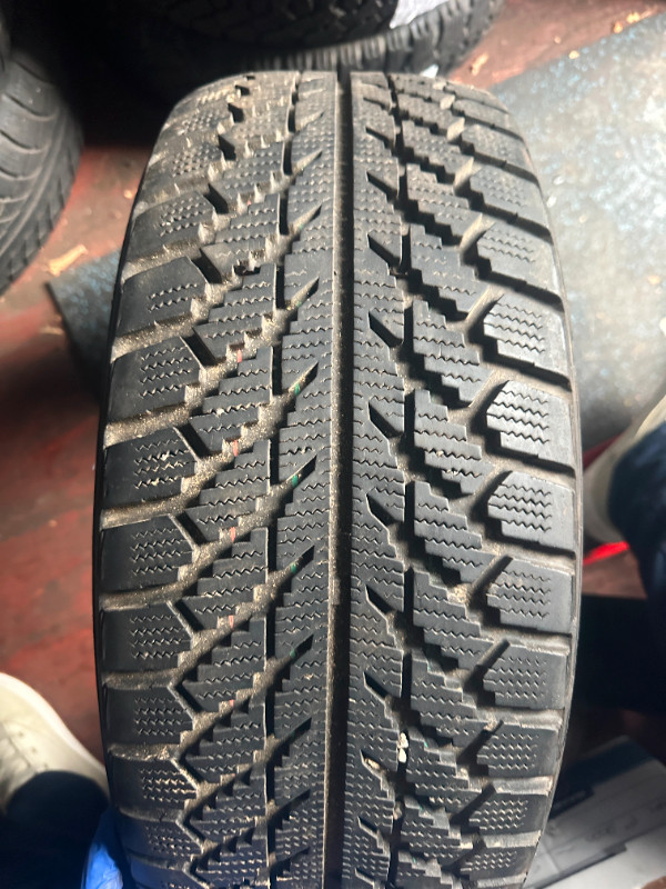 205 55R16 Toyo Observe GARIT-HT USED - 4 TIRES in Tires & Rims in Mississauga / Peel Region - Image 2