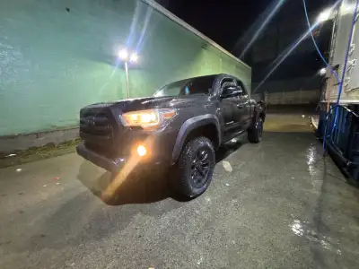 2017 Tacoma TRD offroad package 3.5L V6 Auto transmission 4x4 Crawl control Locking rear differentia...