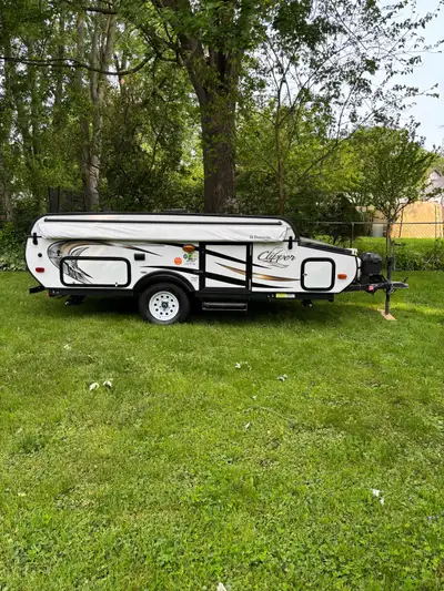 Great popup camper in very good condition ,Roof,Canvas,Tires,Floor all in good shape and the unit ea...
