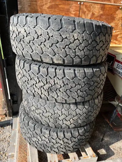 GENERAL GRABBER A/T LT 285/70 R17 50-60% still have lots of life left in them Located 30 Min. East o...