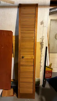 Porte persienne en cèdre 