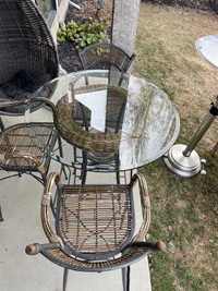  High table/bar table with three barstools 