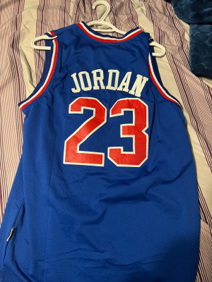 Nike NBA Utah Jazz ROY Donovan Mitchell #45 Name & Number Dri-FIT Player  T-Shirt