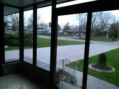 A large room on 2th floor for rent in Niagara falls