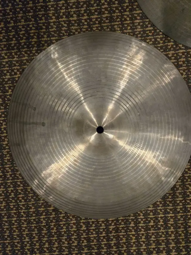 Cymbal, hi hats in Drums & Percussion in Windsor Region - Image 2