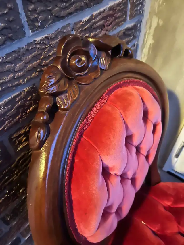 Vintage Victorian Chair in Chairs & Recliners in Oakville / Halton Region - Image 4