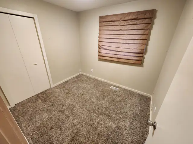 Beautiful Open Concept Raised Bungalow House for Rent in Houses for Sale in Kitchener / Waterloo - Image 16