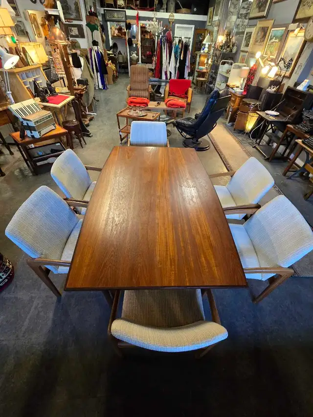 mid-century modern Danish teak dining set in Dining Tables & Sets in City of Toronto - Image 3